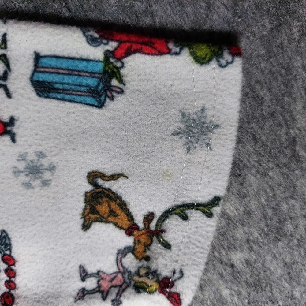 The Grinch Christmas Kids 4T Pajama Set Button Top Pants Dr Seuss Holiday Outfit